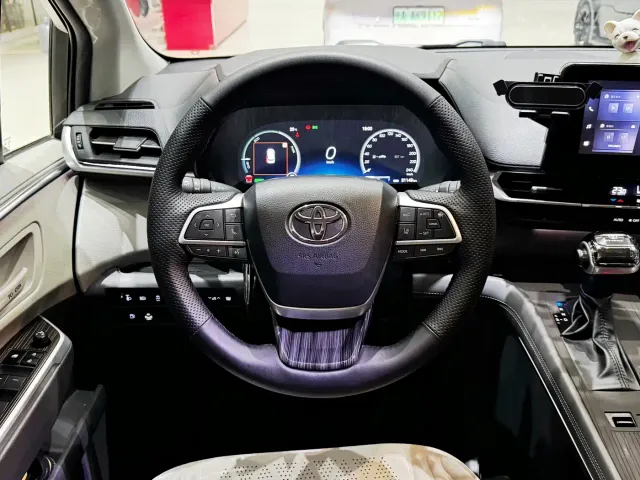 Toyota Granvia — Фото автомобиля 14