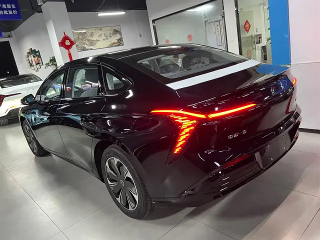 Hongqi Tiangong 05 — Фото автомобиля 7