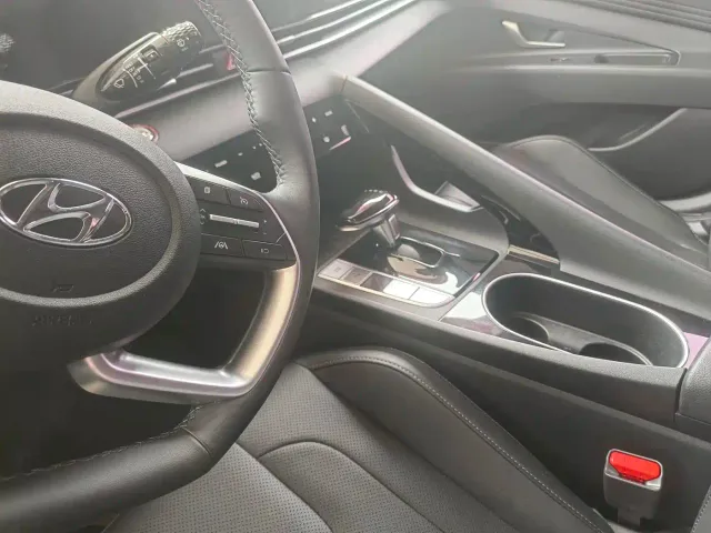 Hyundai Elantra — Фото автомобиля 6