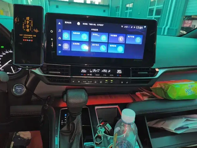 Toyota Sienna — Фото автомобиля 12