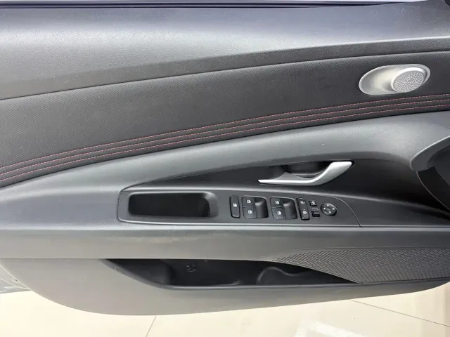 Hyundai Elantra — Фото автомобиля 9