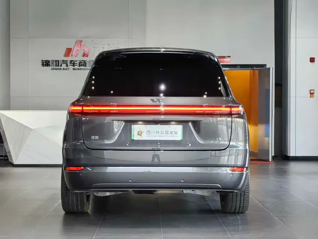 Li Auto L9 — Фото автомобиля 5