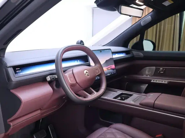 Nio ES8 — Фото автомобиля 11