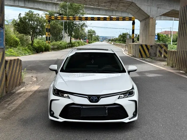 Toyota Corolla — Фото автомобиля 2