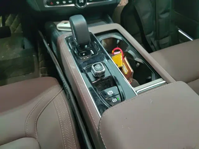 Volvo S90 — Фото автомобиля 13