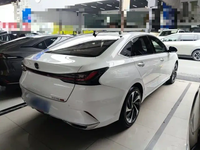 Changan Raeton Plus — Фото автомобиля 6