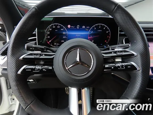 Mercedes-Benz E-Class — Фото автомобиля 8
