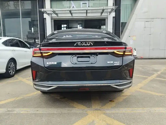 Dongfeng Yixuan MAX — Фото автомобиля 5