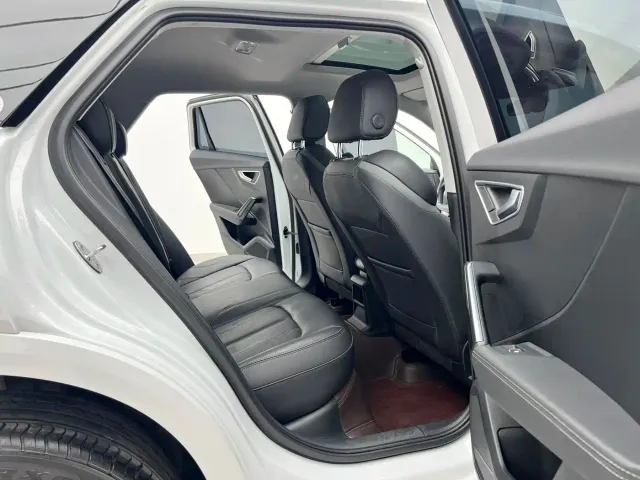 Audi Q2L — Фото автомобиля 14