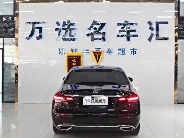 Mercedes-Benz E-Class — Фото автомобиля 12