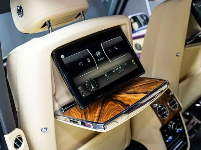 Rolls-Royce Cullinan — Фото автомобиля 16