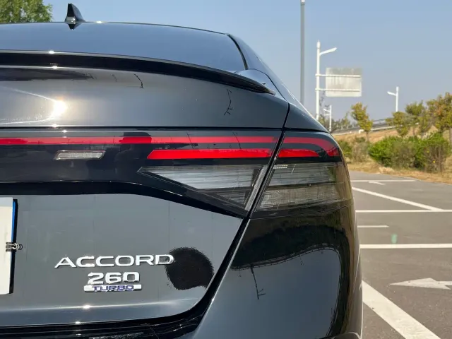 Honda Accord — Фото автомобиля 11