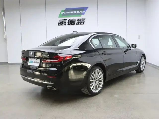 BMW 5 Series — Фото автомобиля 4