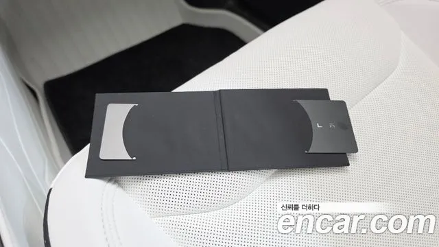 Tesla Model Y — Фото автомобиля 15