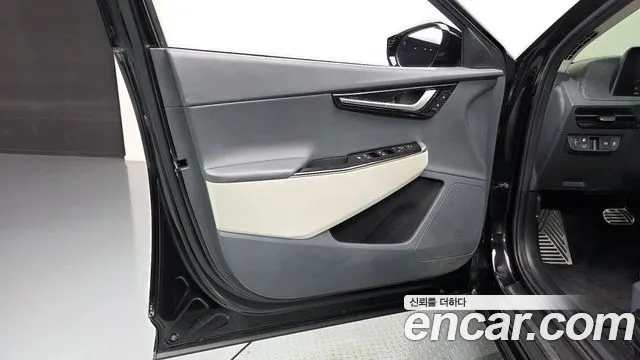 Kia EV6 — Фото автомобиля 24