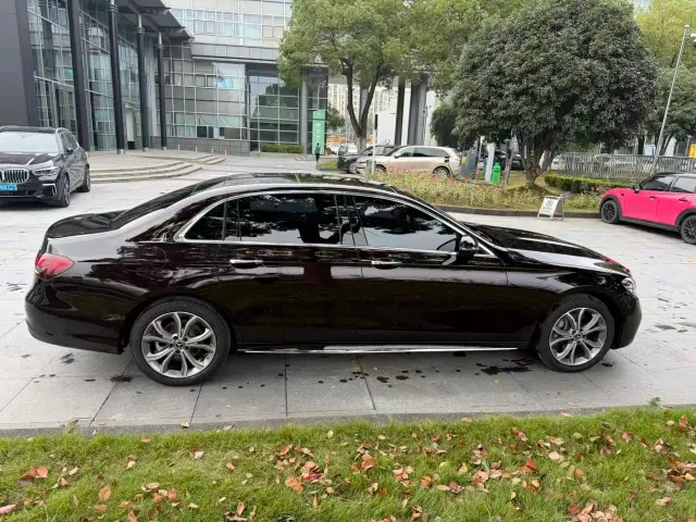 Mercedes-Benz E-Class — Фото автомобиля 9