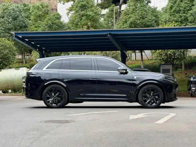 Li Auto L7 — Фото автомобиля 4