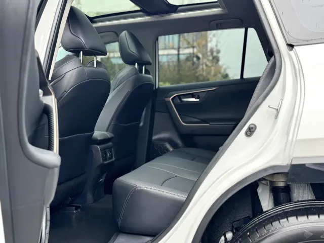 Toyota Wildlander — Фото автомобиля 10