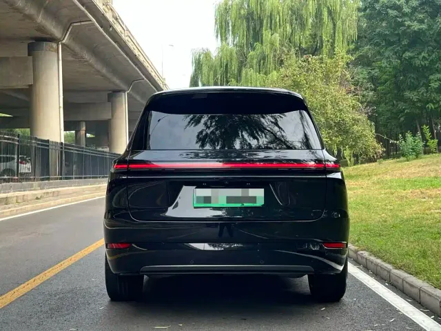 Li Auto L9 — Фото автомобиля 5