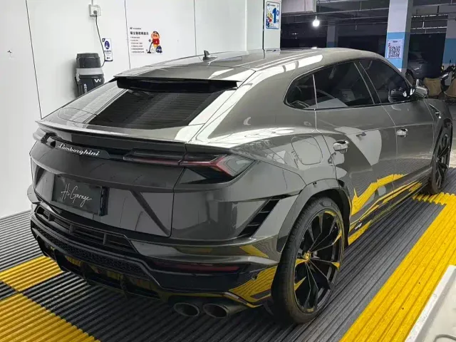 Lamborghini Urus — Фото автомобиля 3