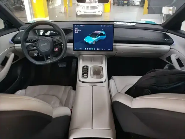 Xiaomi SU7 — Фото автомобиля 9