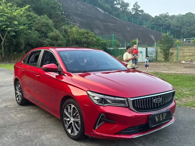 Geely Emgrand — Фото автомобиля 3