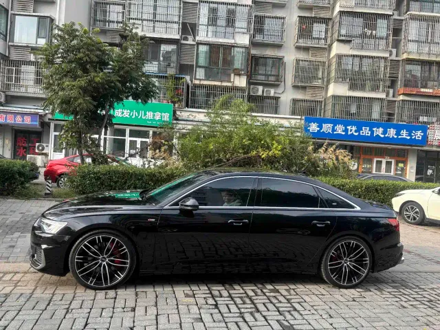Audi A6L — Фото автомобиля 3