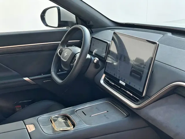 Dongfeng eπ 008 — Фото автомобиля 6