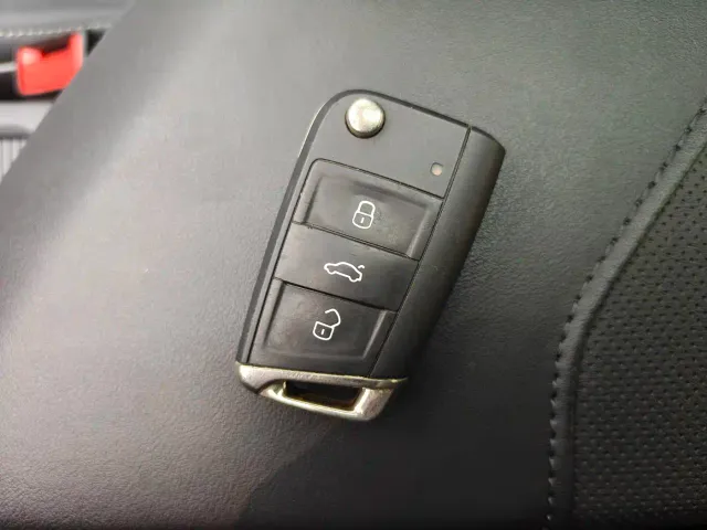 Volkswagen Sagitar — Фото автомобиля 15