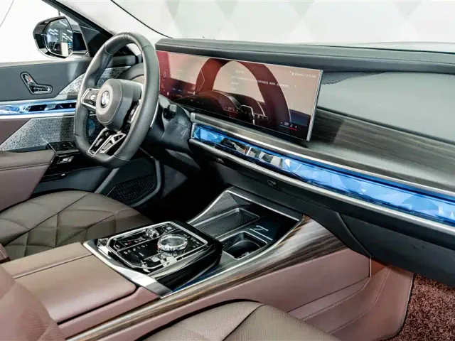 BMW 7 Series — Фото автомобиля 18