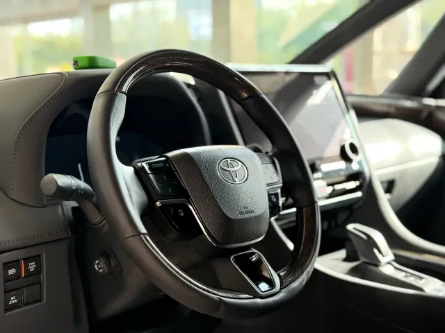 Toyota Alphard — Фото автомобиля 7