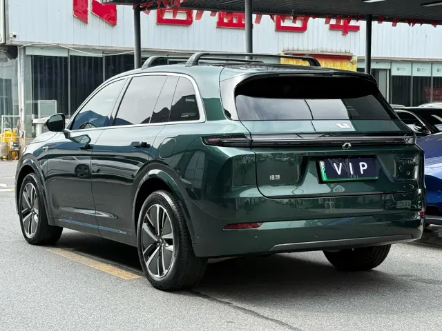 Li Auto L7 — Фото автомобиля 14