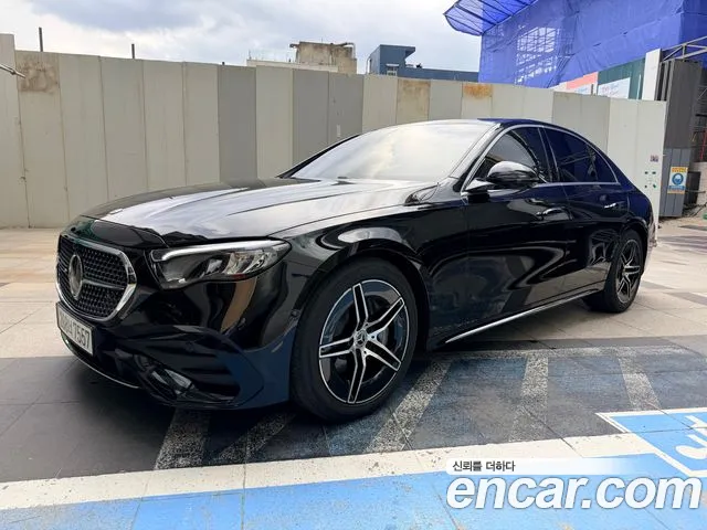 Фотография автомобиля — Mercedes-Benz E-Class