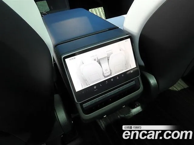 Tesla Model 3 — Фото автомобиля 16