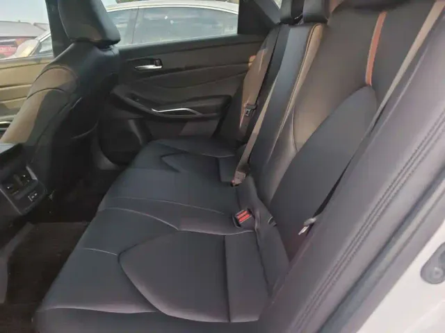 Toyota Avalon — Фото автомобиля 16