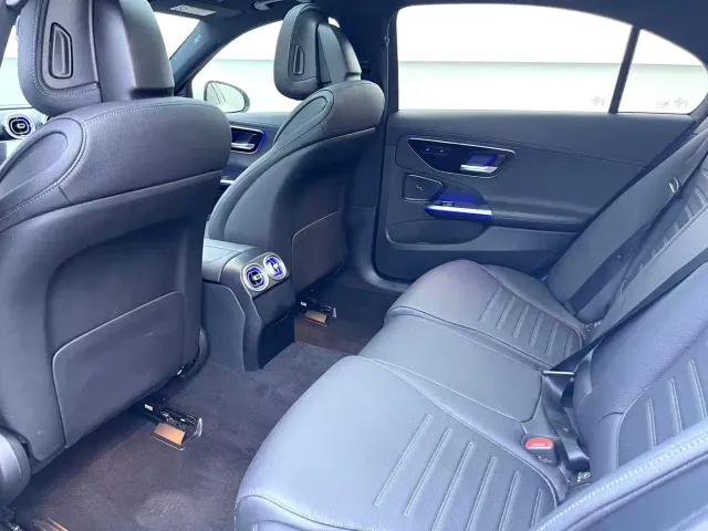 Mercedes-Benz C-Class — Фото автомобиля 6