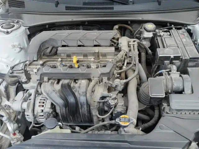 Hyundai Elantra — Фото автомобиля 10