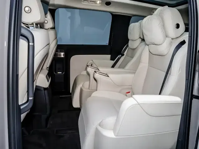 Li Auto MEGA — Фото автомобиля 10