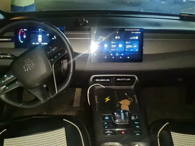BYD Qin PLUS — Фото автомобиля 12