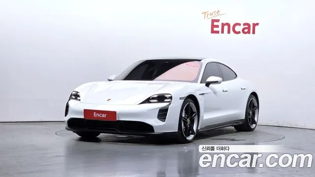 Porsche Taycan — Фото автомобиля 16