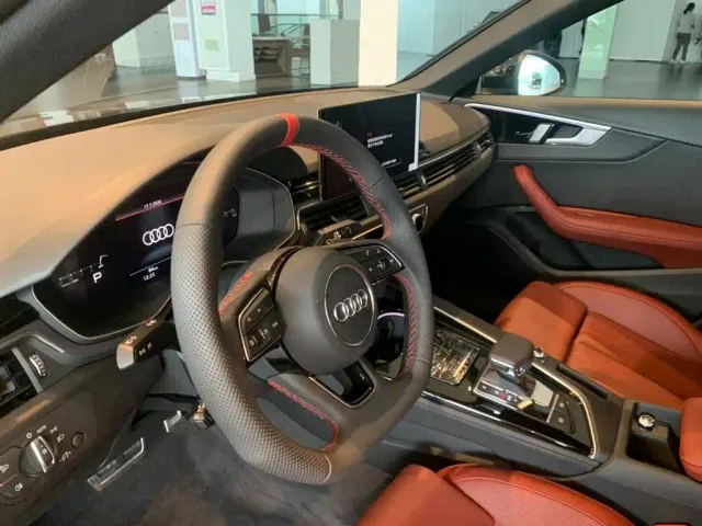 Audi A4L — Фото автомобиля 9