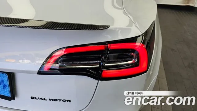Tesla Model 3 — Фото автомобиля 23
