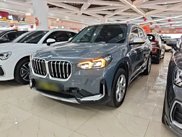Фотография автомобиля — BMW X1