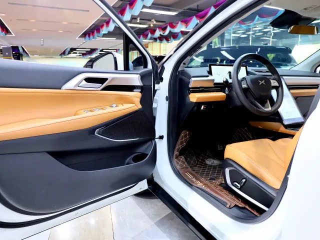 Xpeng P5 — Фото автомобиля 7