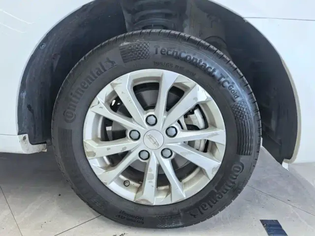 Geely Emgrand — Фото автомобиля 6