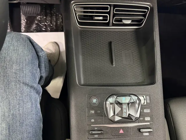 BYD Song Pro — Фото автомобиля 12