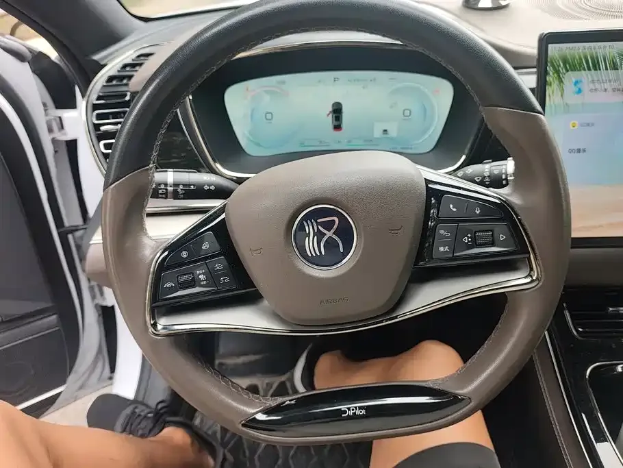 BYD Han 2022 DM-i 121KM Premium — Фото автомобиля 15