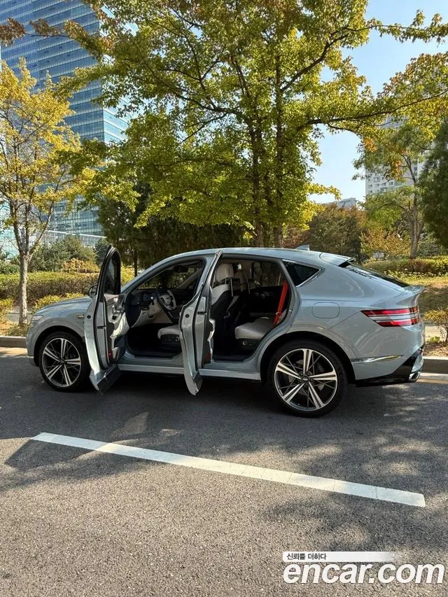 Фотография автомобиля — Genesis GV80 Coupe