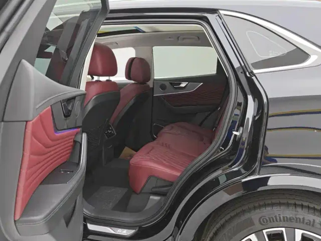 Hongqi HS5 — Фото автомобиля 11