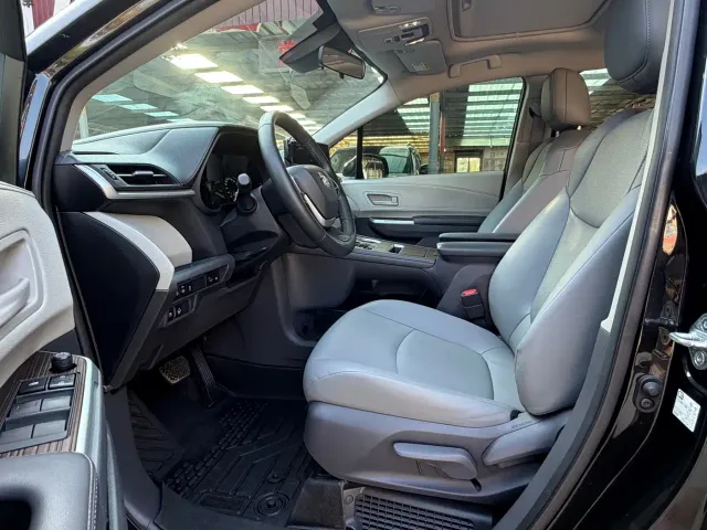 Toyota Granvia — Фото автомобиля 10